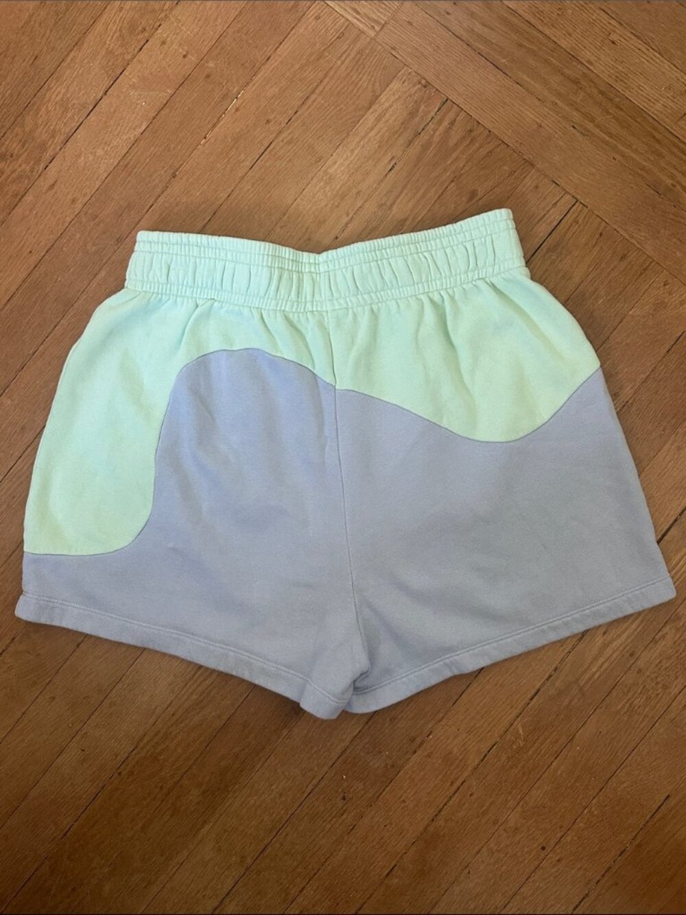 Nike Color Clash Euphoria high rise color block contrast relaxed fit sweat short - Picture 7 of 13